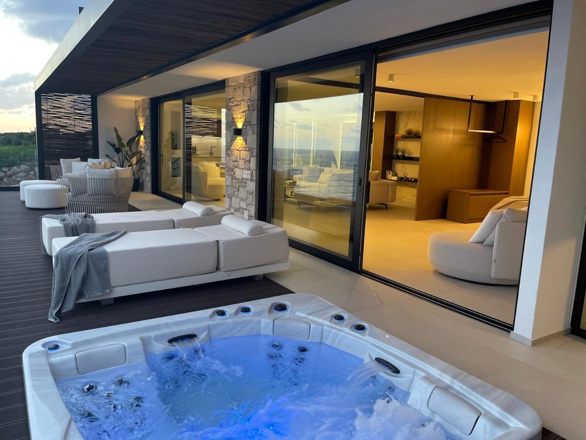 Mystique Luxury Suite 아클리아 외부 사진
