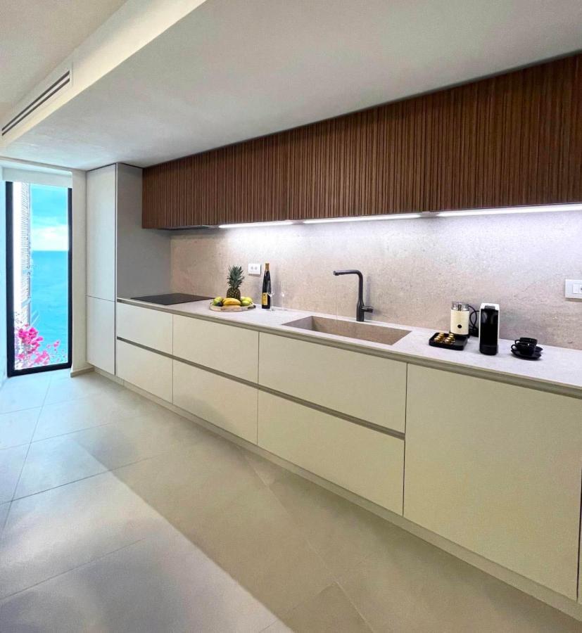 Mystique Luxury Suite 아클리아 외부 사진