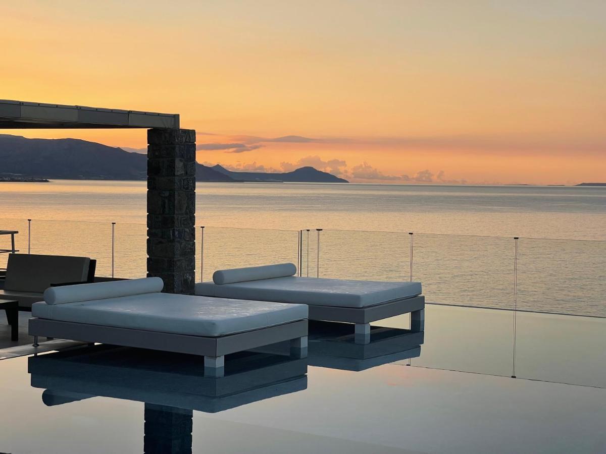 Mystique Luxury Suite 아클리아 외부 사진