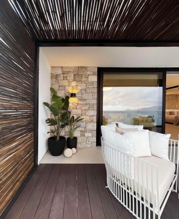 Mystique Luxury Suite 아클리아 외부 사진