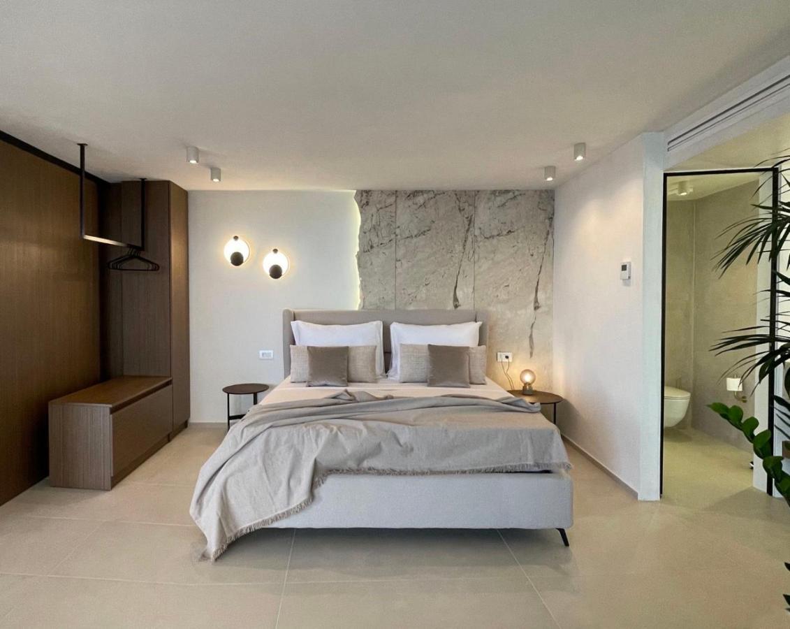 Mystique Luxury Suite 아클리아 외부 사진