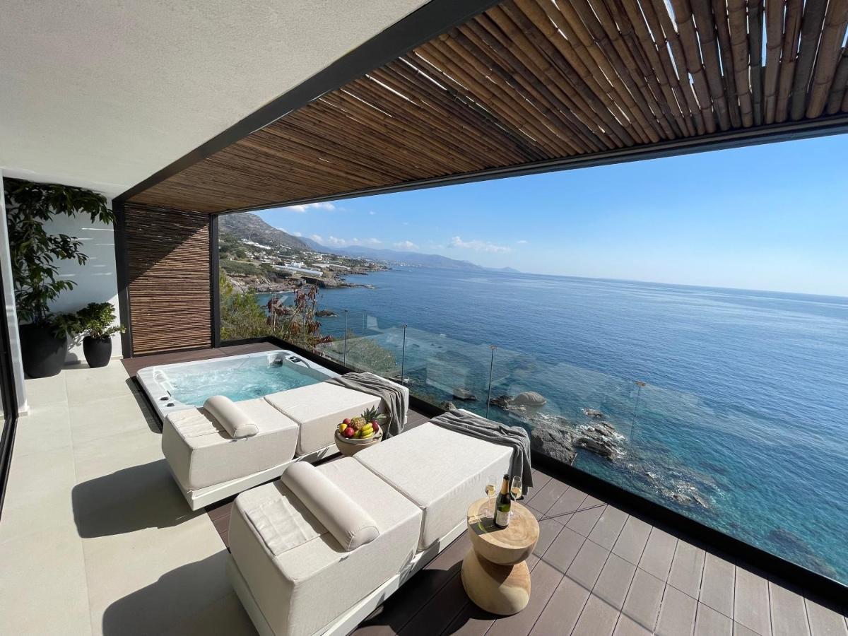 Mystique Luxury Suite 아클리아 외부 사진