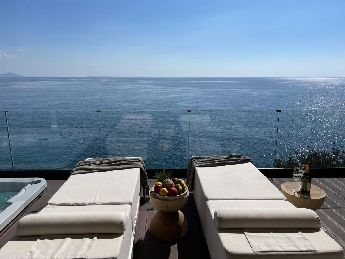 Mystique Luxury Suite 아클리아 외부 사진