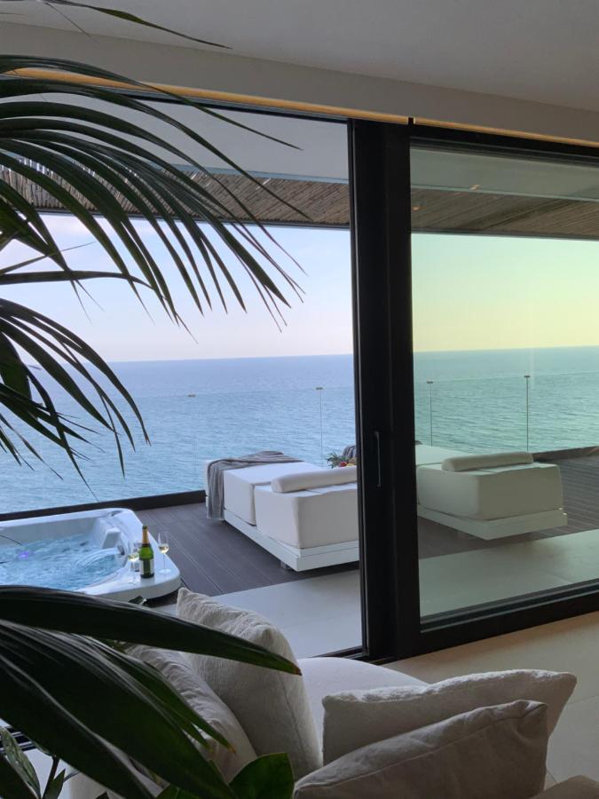Mystique Luxury Suite 아클리아 외부 사진
