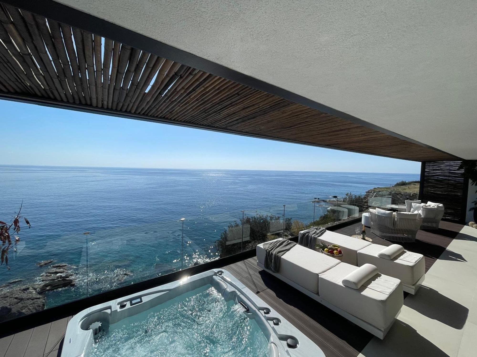 Mystique Luxury Suite 아클리아 외부 사진