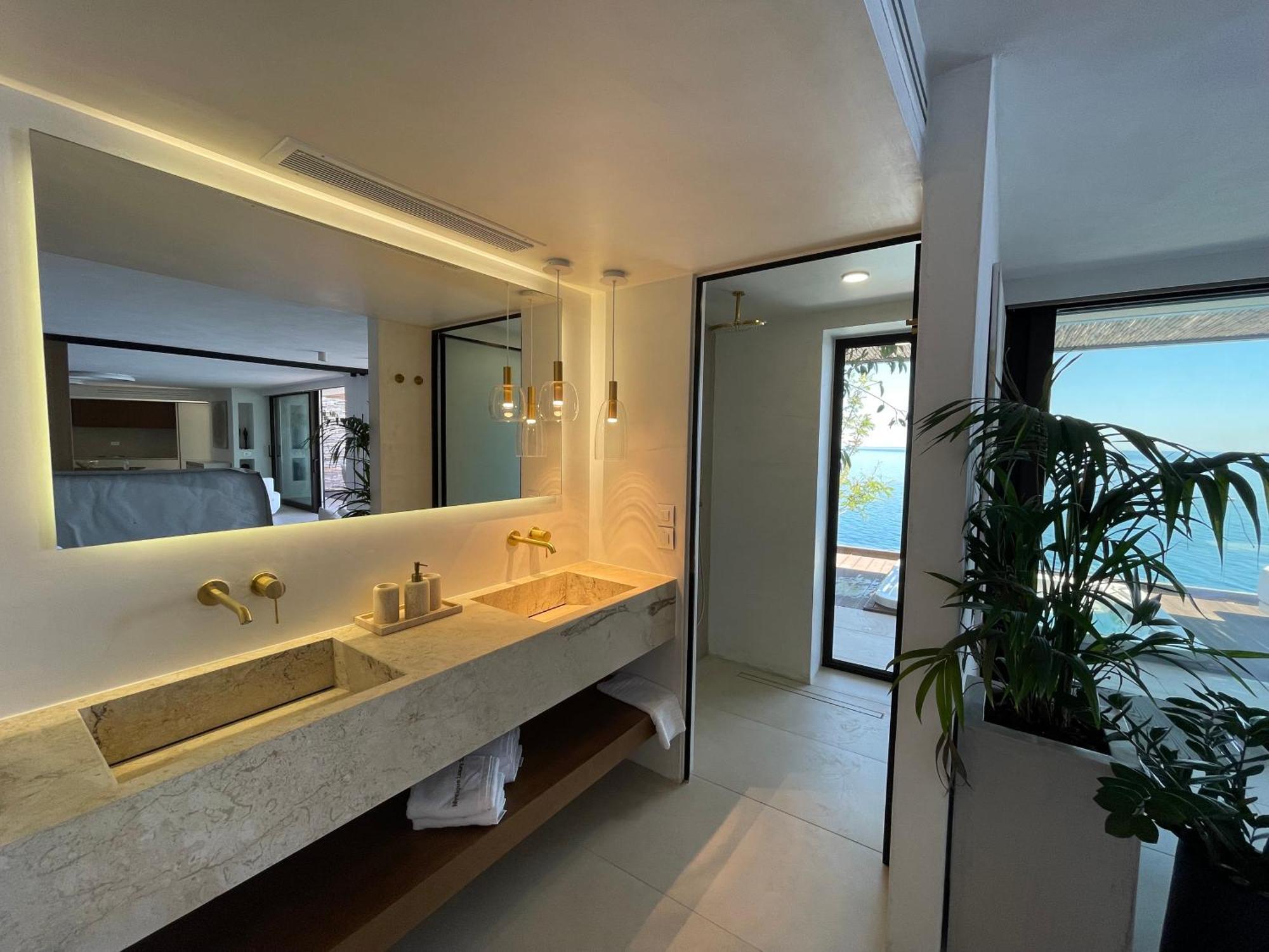 Mystique Luxury Suite 아클리아 외부 사진