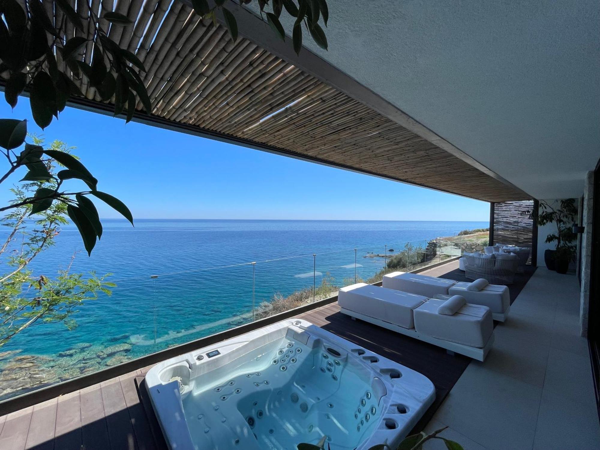 Mystique Luxury Suite 아클리아 외부 사진